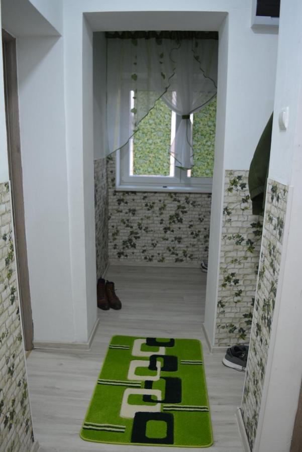 Green Rooms Хунедоара Екстер'єр фото